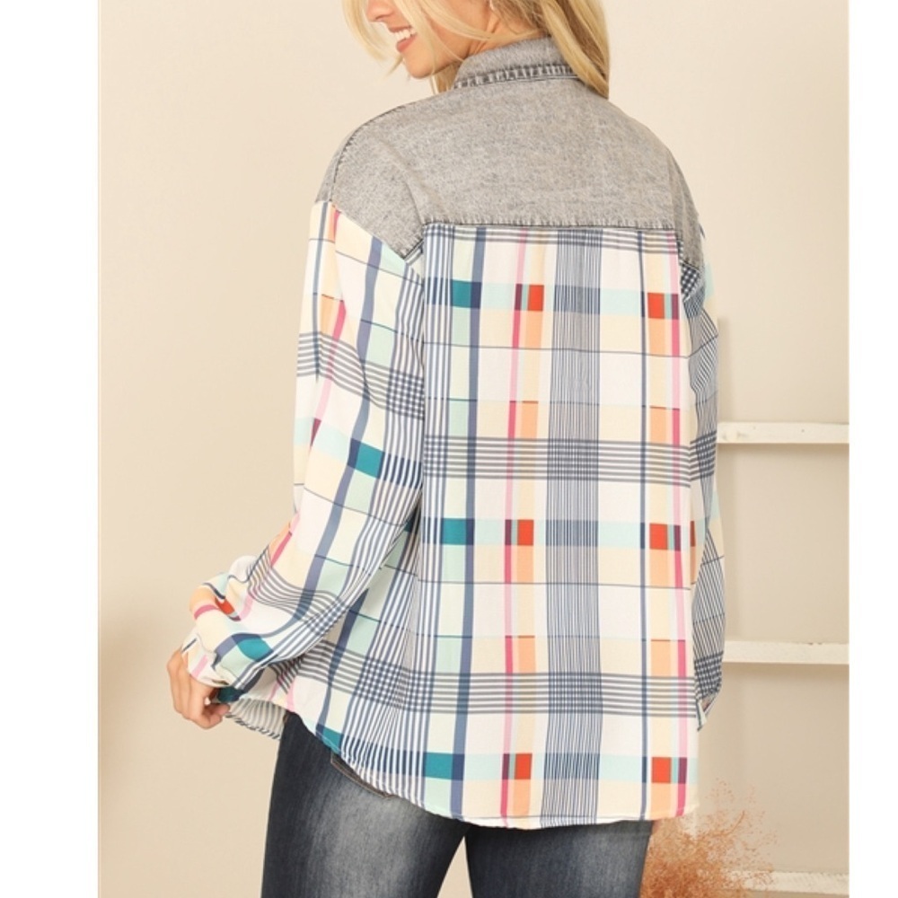 LAST CHANCE! DENIM GREY COMBO LONG SLEEVE PLAID LIGHTWEIGHT TOP/SHACKET! - Picture 4 of 5